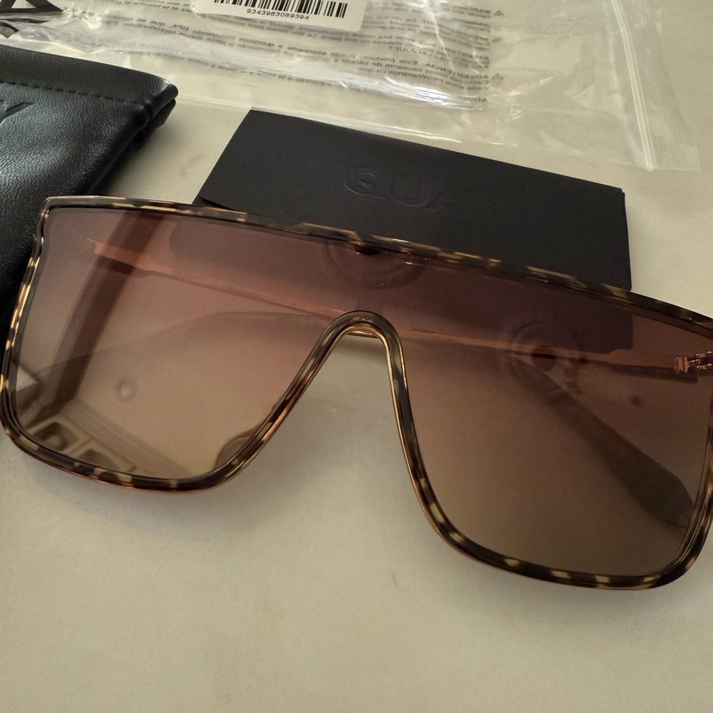 Quay Dark Tortoise Frame / Chocolate Paprika Lens Brand New Original Packaging